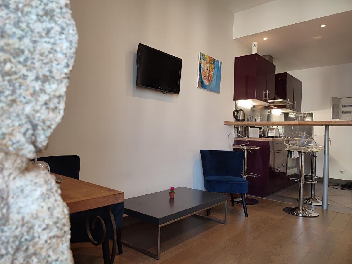 De 25m2 - Extra Centre - A 5 Min A Pied Des Plages - Commerces Et Restaurants Sur Place - Clim - Wifi - Exceptionnel Apartment
