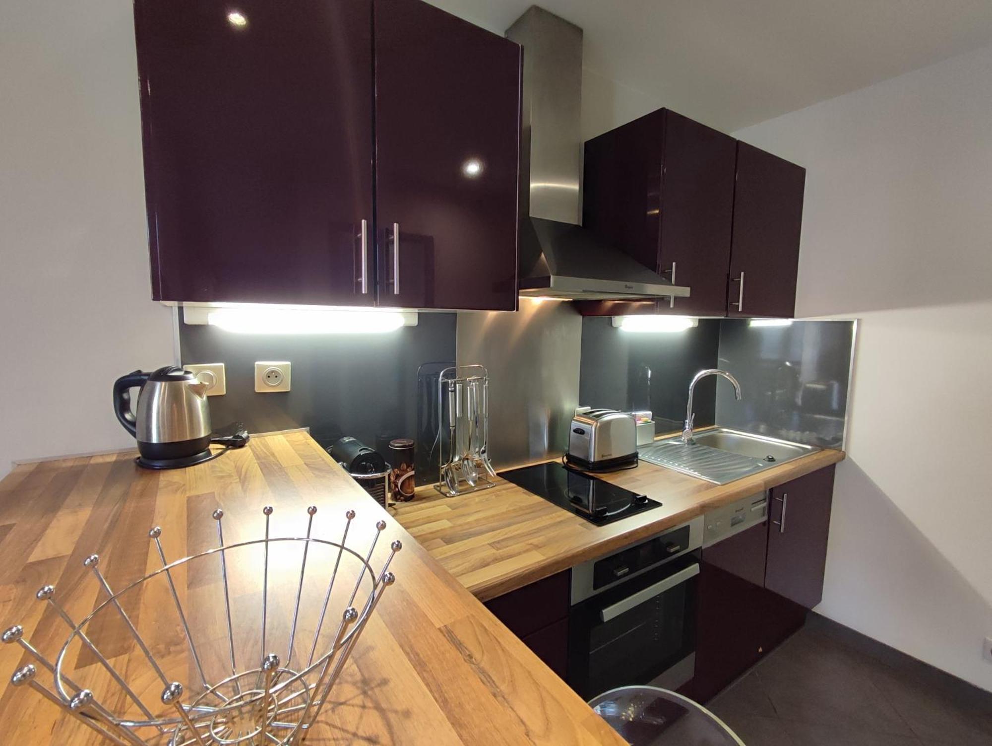 Apartment De 25m2 - Extra Centre - A 5 Min A Pied Des Plages - Commerces Et Restaurants Sur Place - Clim - Wifi - Exceptionnel